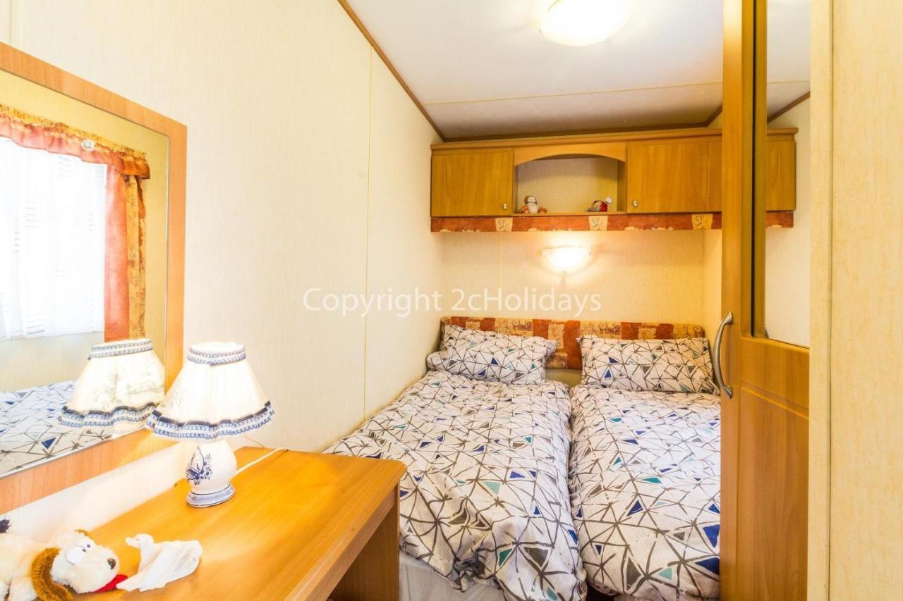 8 Berth Caravan For Hire At Heacham Holiday Park In Norfolk Ref 21024F Hotel Bagian luar foto