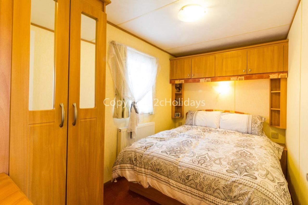 8 Berth Caravan For Hire At Heacham Holiday Park In Norfolk Ref 21024F Hotel Bagian luar foto