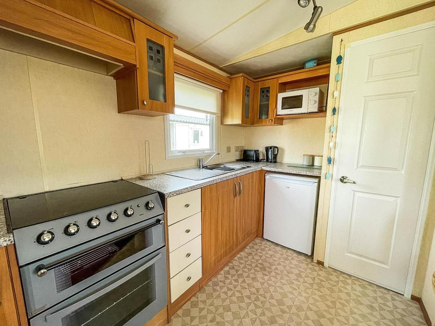8 Berth Caravan For Hire At Heacham Holiday Park In Norfolk Ref 21024F Hotel Bagian luar foto